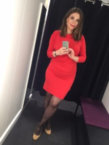 rød kjole pang nylon nylonstrømper høje hæle