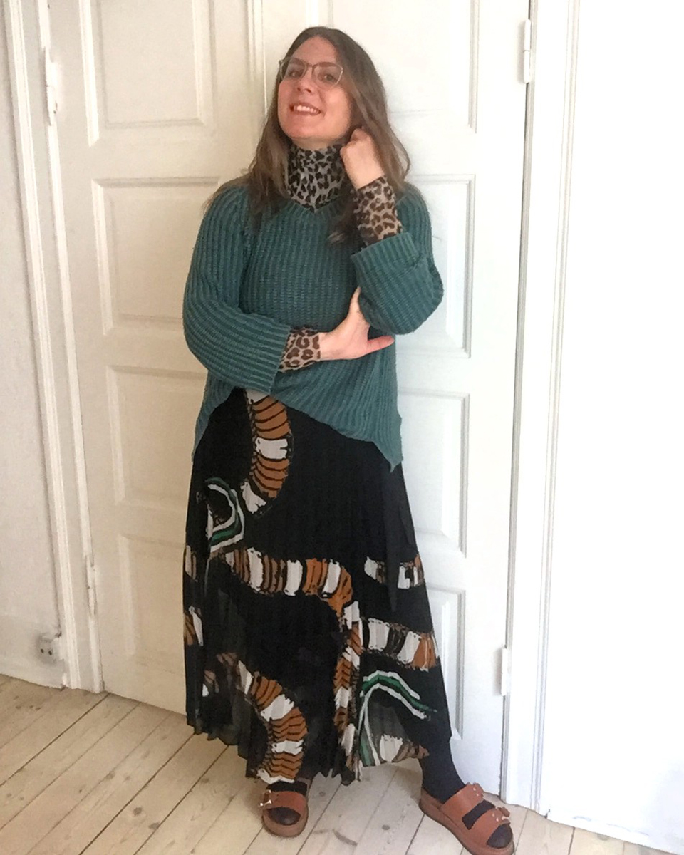 Laura Lava i Grøn med leo og maxiskirt